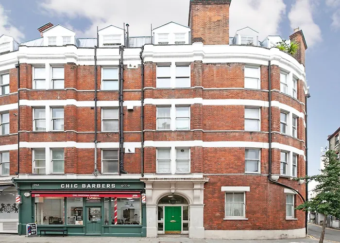 Charming Two-Bedroom Flat In Notting Hill